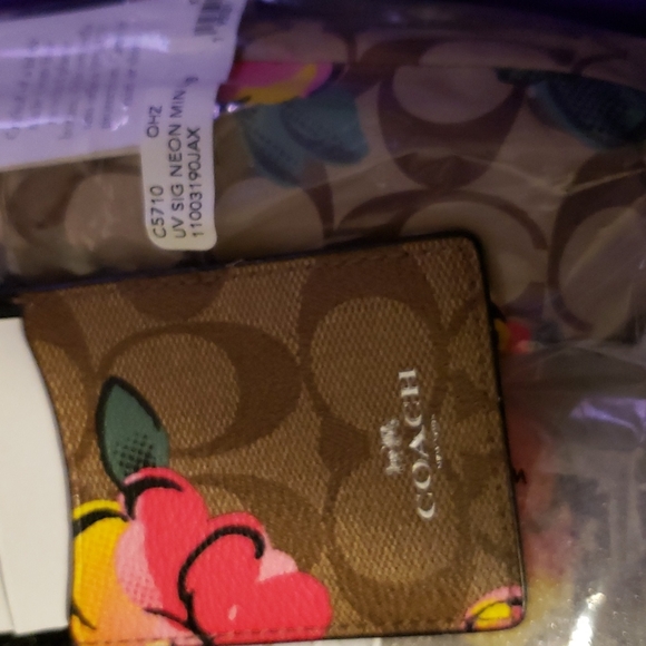 SET-NWT Coach Signature Canvas w/ Vintage Rose Print BUNDLE-Tote & 3 accessories - Picture 14 of 14